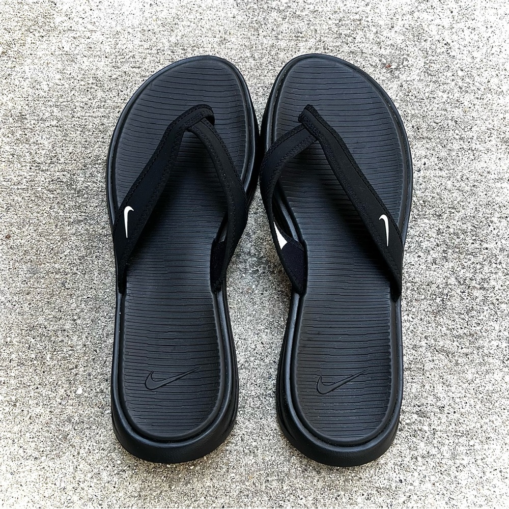 WMNS NIKE ULTRA CELSO THONG TRIPLE BLACKS FLIP FLOPS - Picture 10 of 11